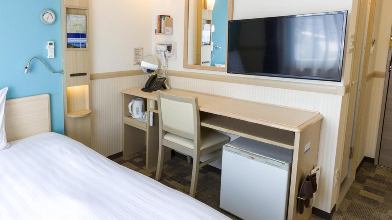 Toyoko Inn Shin-Aomori-Eki Higashi-Guchi Exterior photo