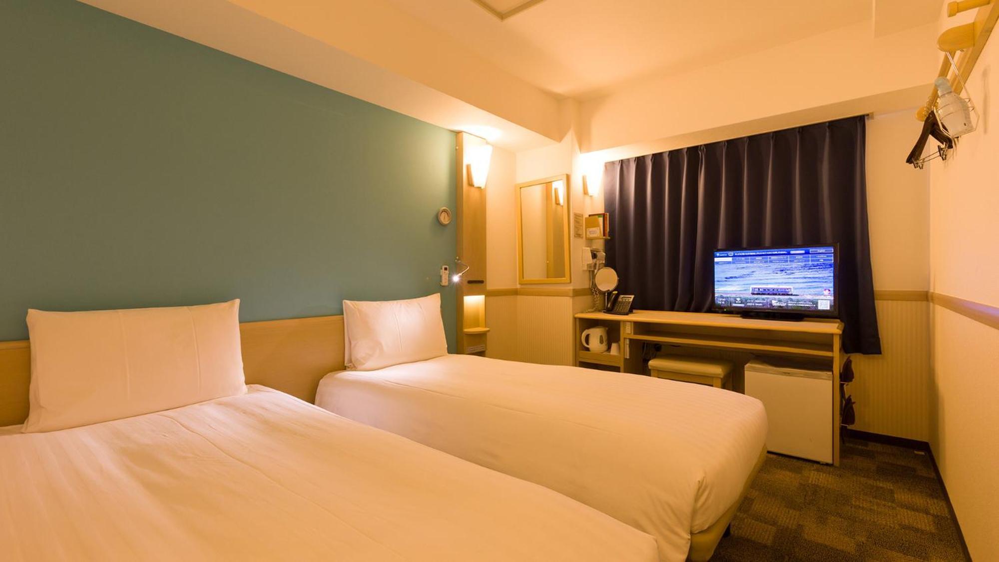 Toyoko Inn Shin-Aomori-Eki Higashi-Guchi Room photo