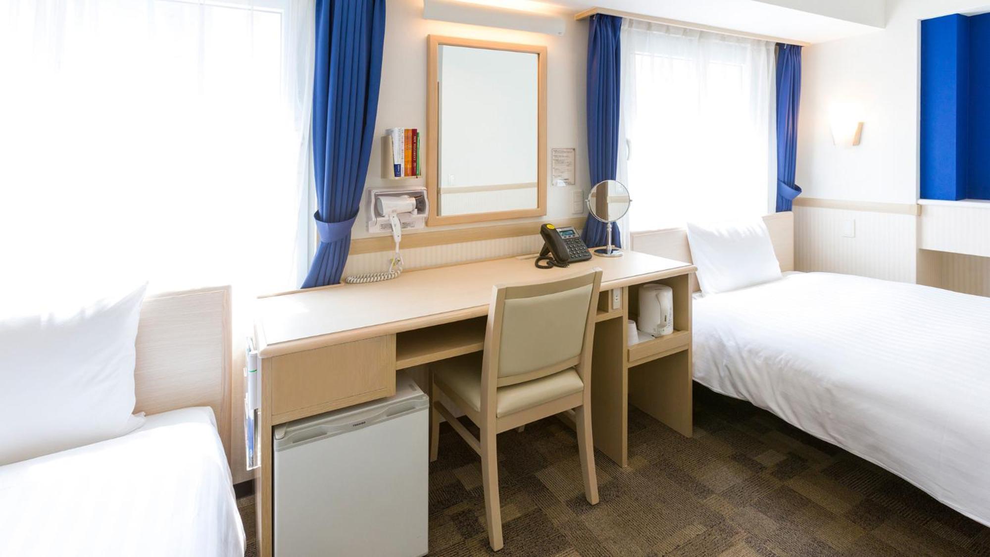 Toyoko Inn Shin-Aomori-Eki Higashi-Guchi Room photo