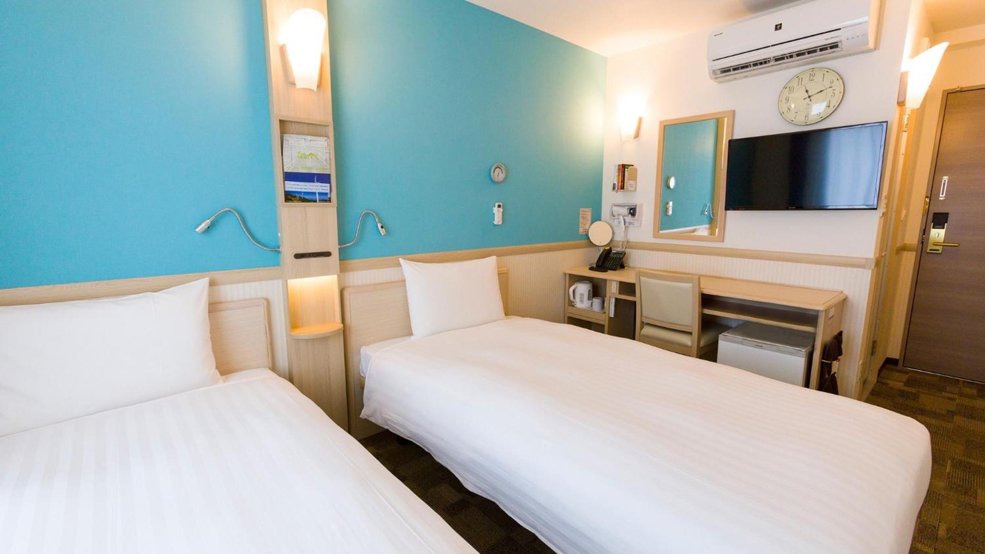 Toyoko Inn Shin-Aomori-Eki Higashi-Guchi Room photo