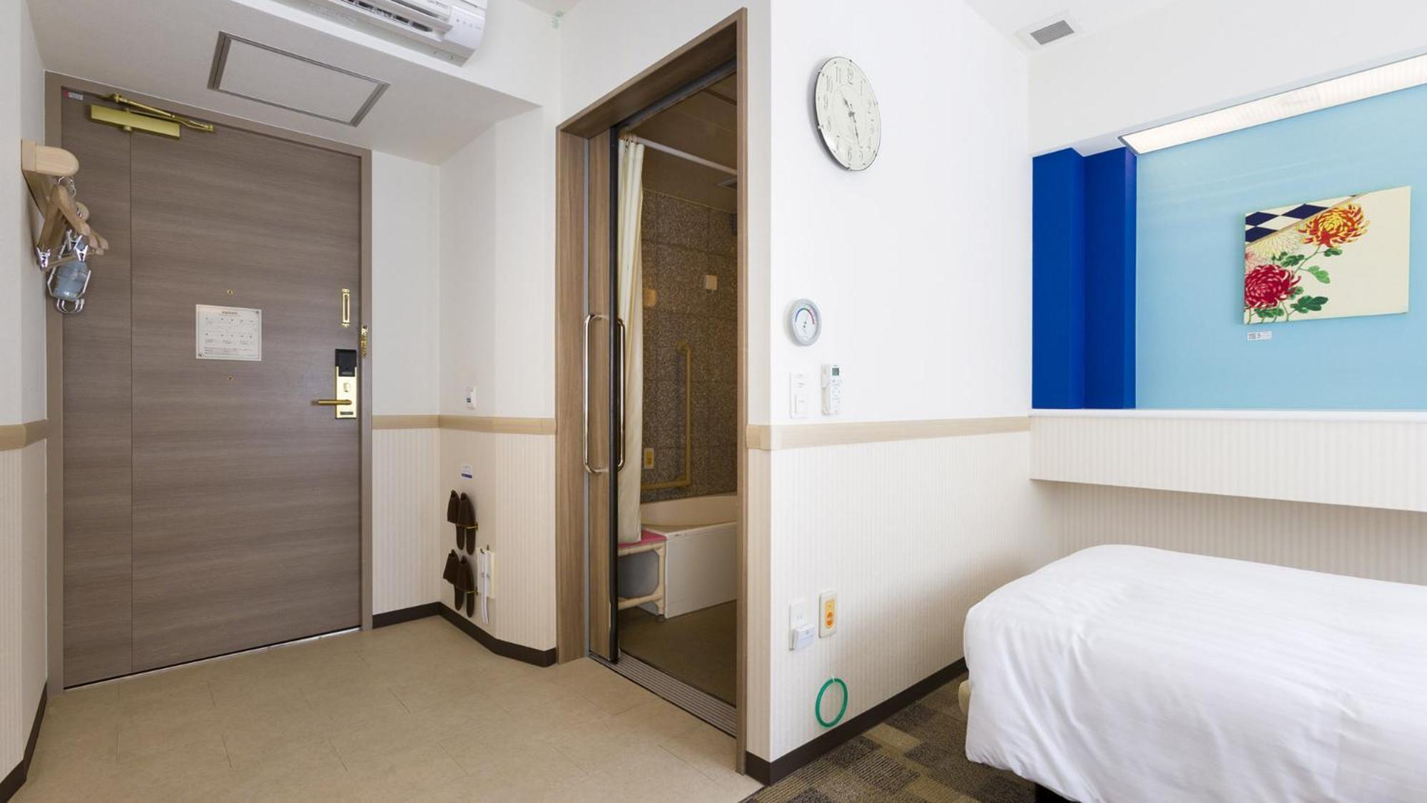Toyoko Inn Shin-Aomori-Eki Higashi-Guchi Room photo