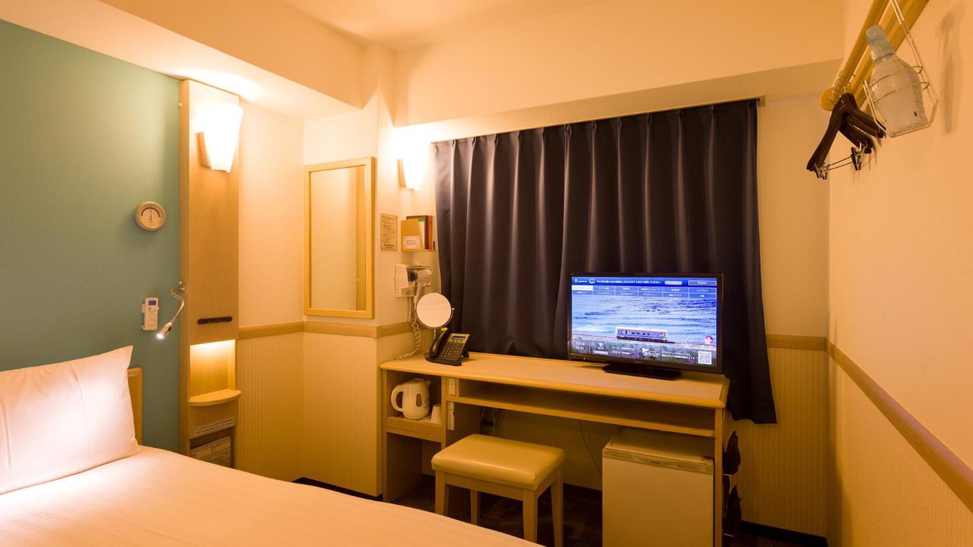 Toyoko Inn Shin-Aomori-Eki Higashi-Guchi Room photo